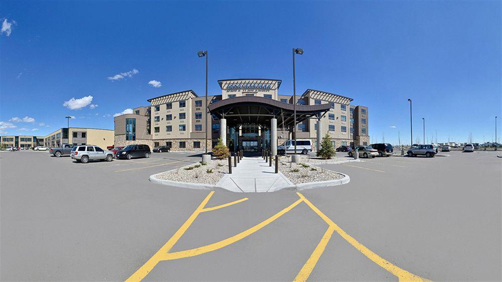 Best Western Premier Freeport Inn Calgary Airport Exterior photo