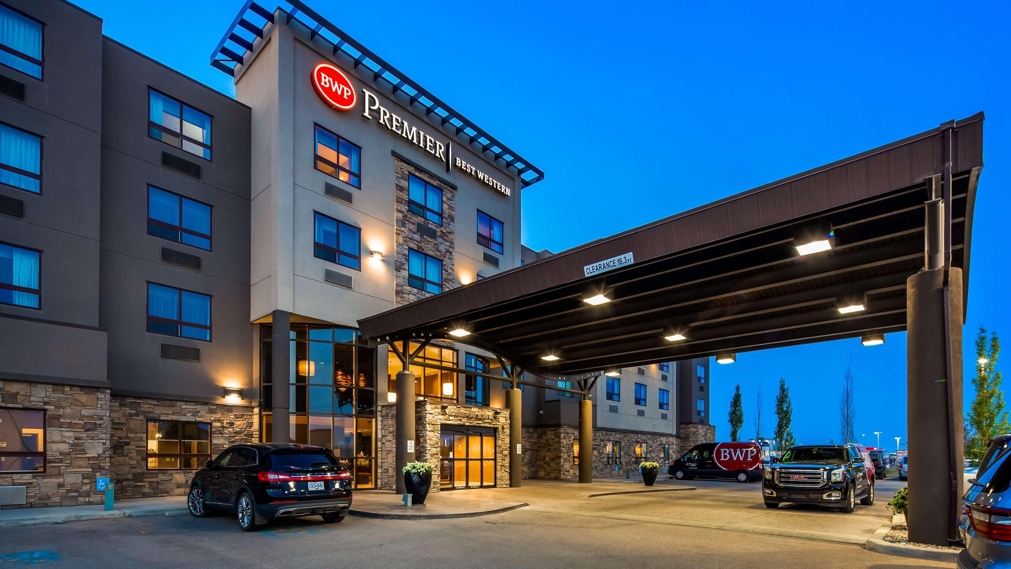 Best Western Premier Freeport Inn Calgary Airport Exterior photo